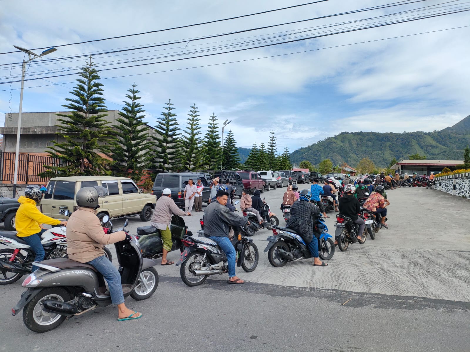 Antrean Solar Subsidi Masih Terjadi di SPBU Bener Meriah
